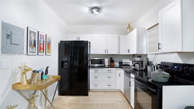 Building Photo - 1201 NE 85th St