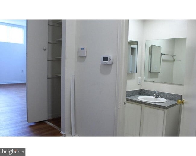 Building Photo - 2031 South St