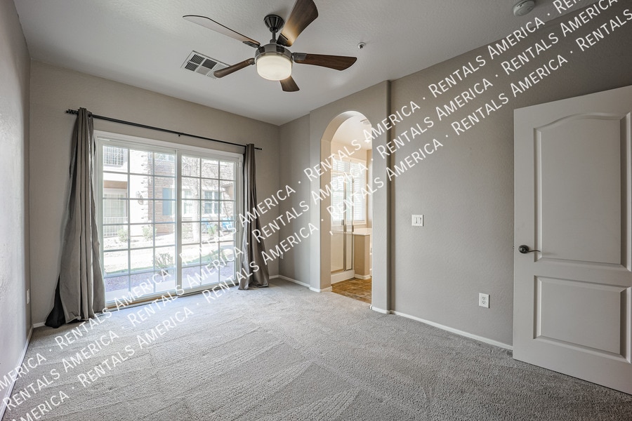 Building Photo - 906 S Annie Ln