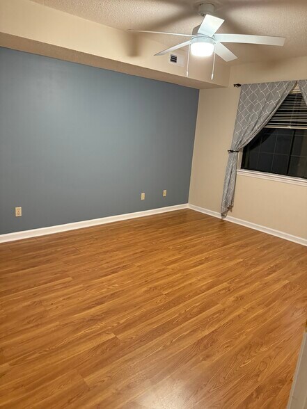 Building Photo - 1637 20th Avenue Ct NE