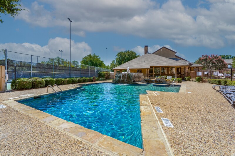 Building Photo - 1310 Harwell Dr