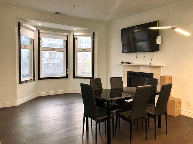 Building Photo - 2406 Clay St