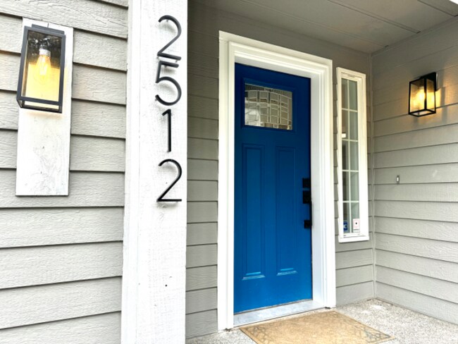 Building Photo - 2512 25th Ct SE