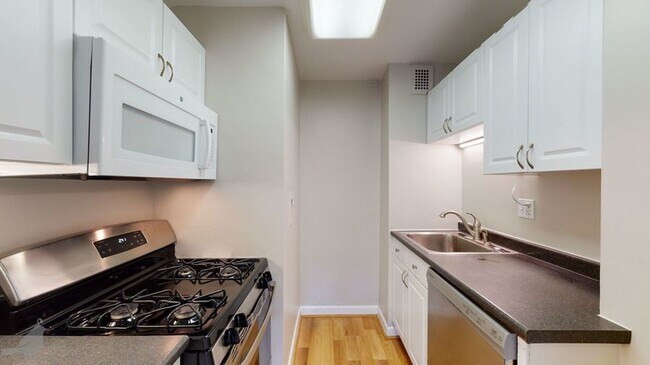Building Photo - 1545 18th St NW