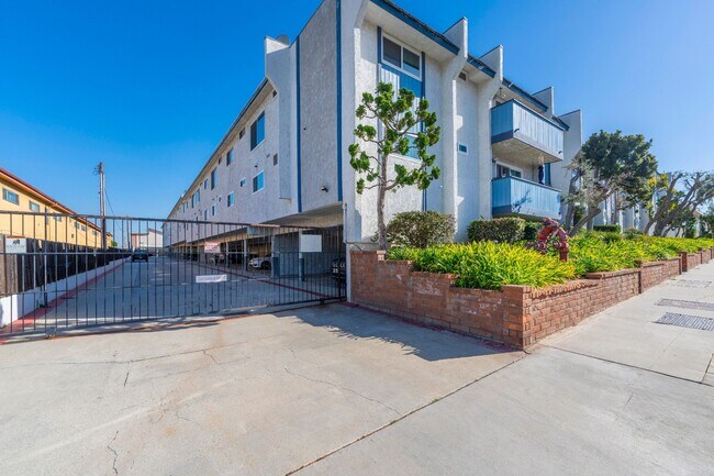 Building Photo - 25930 Narbonne Ave