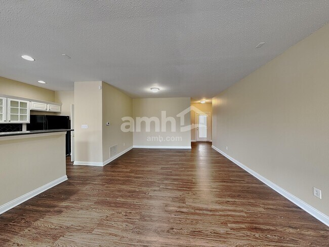 Building Photo - 5902 Cabot Dr