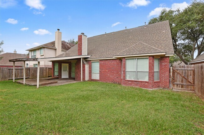 Building Photo - 5502 Atascocita Timbers N
