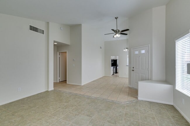 Building Photo - Cozy 3 bedroom single story house in Green Valley