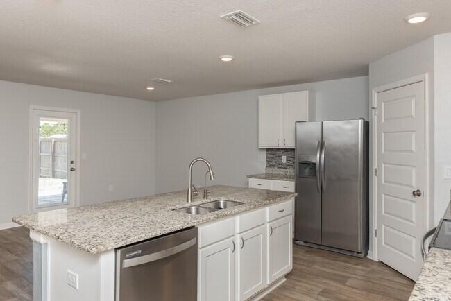 Building Photo - 7486 Oak Lake Blvd