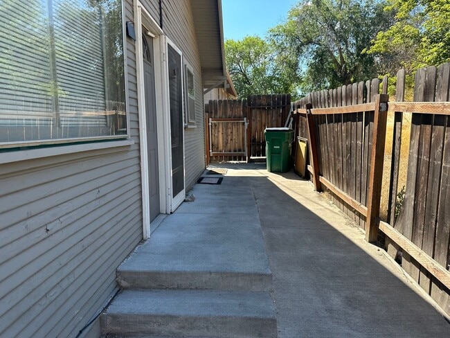 Building Photo - 1528 Wilford Ave