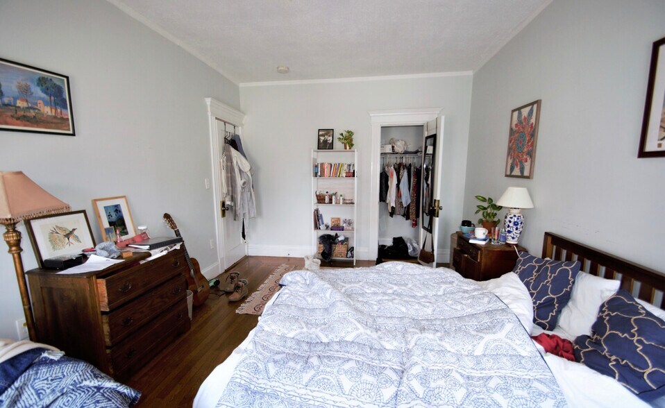 Building Photo - 11 Babcock St