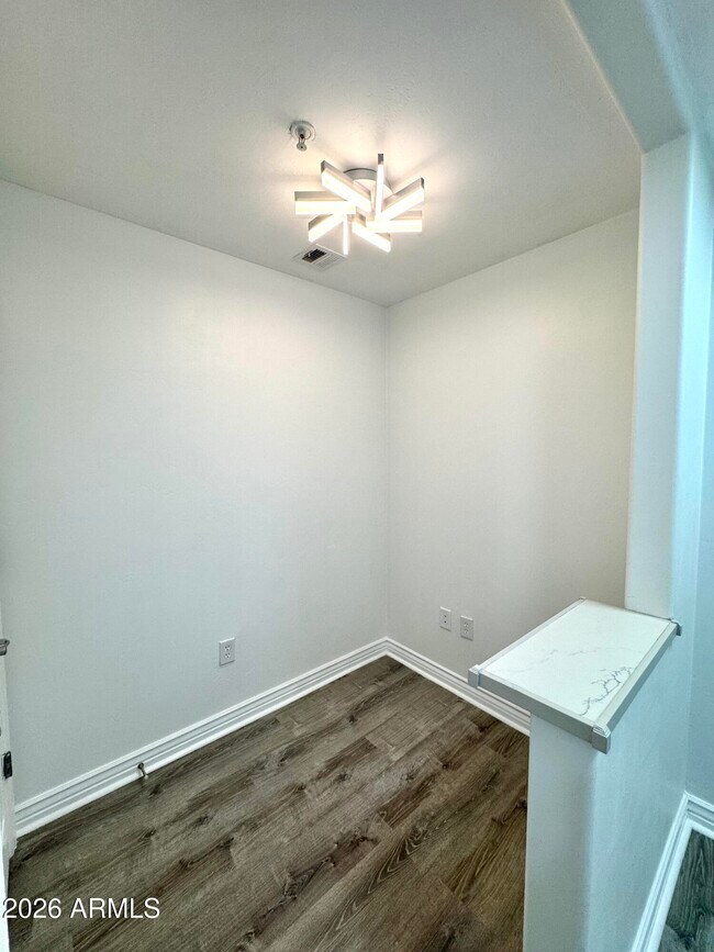 Building Photo - 5450 E Deer Valley Dr