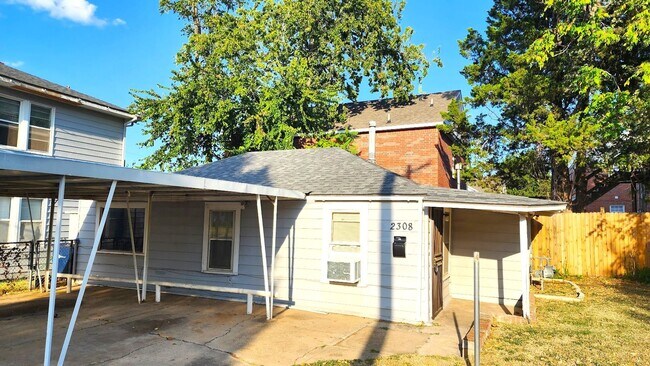 Building Photo - 2 Bed 1 Bath in the University Add Near Pa...