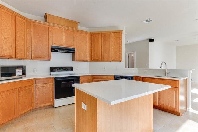 Building Photo - 8313 Canola Bend