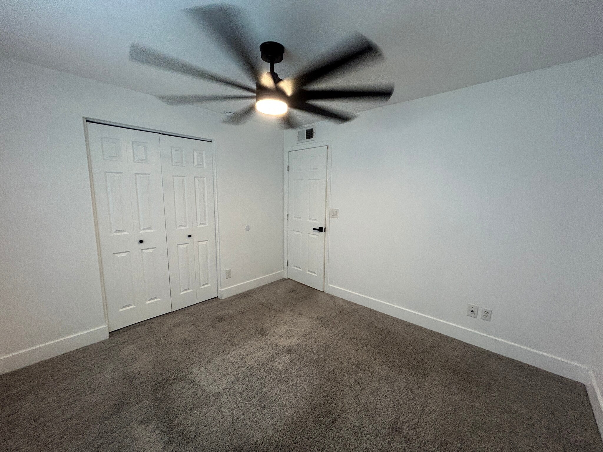 Building Photo - 3507 E Claire Dr
