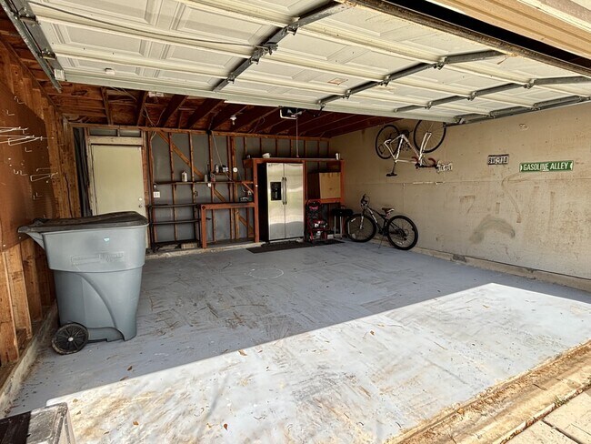 Building Photo - 23631 Twisting Falls Dr