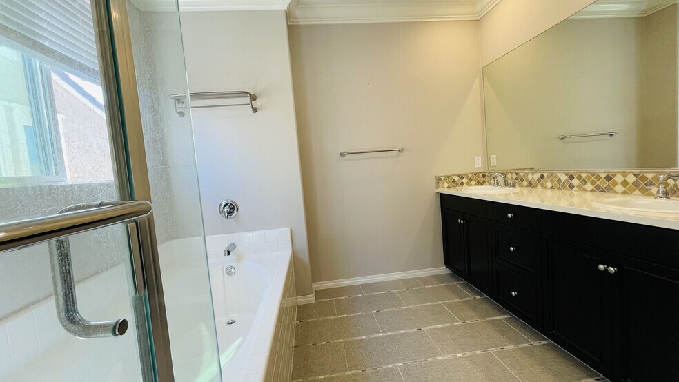 Building Photo - 24359 Verdugo Cir