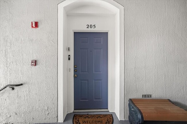 Building Photo - 8101 Coconut Palm Way