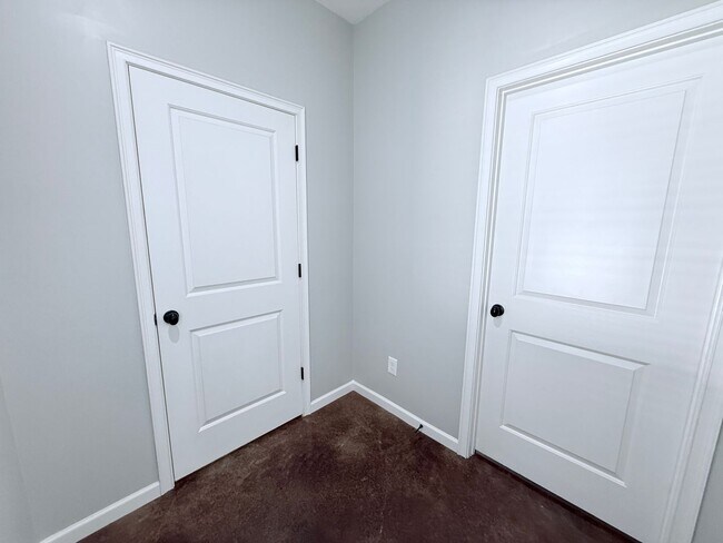 Building Photo - 101 Private Rd 4017