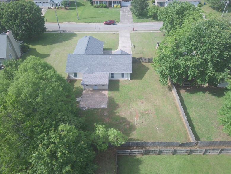 Building Photo - 107 Patra Dr