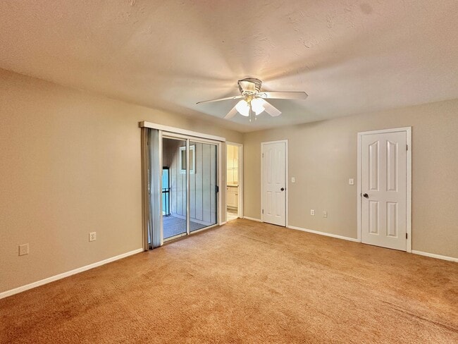 Building Photo - 501 SW 75th St