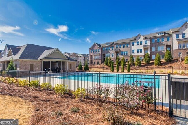 Building Photo - 272 Commons Ave