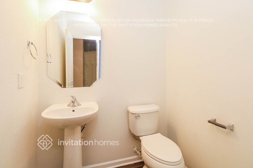 Building Photo - 12927 Settlers Trail Ct