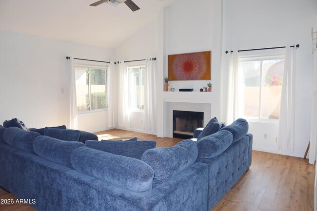 Building Photo - 3113 E Topeka Dr