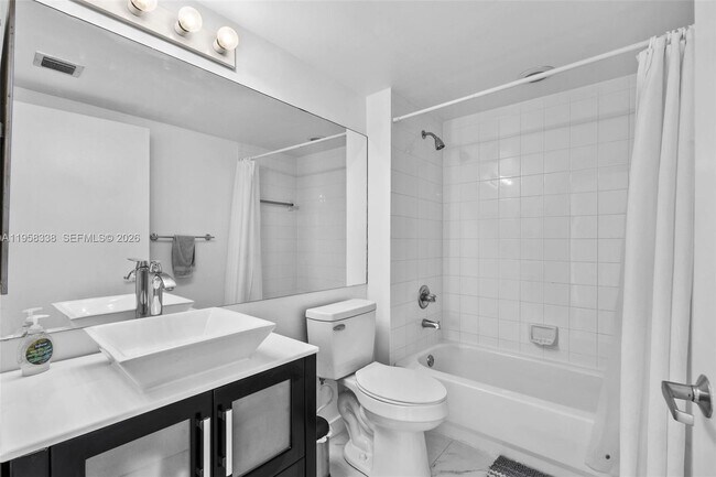 Building Photo - 650 West Ave