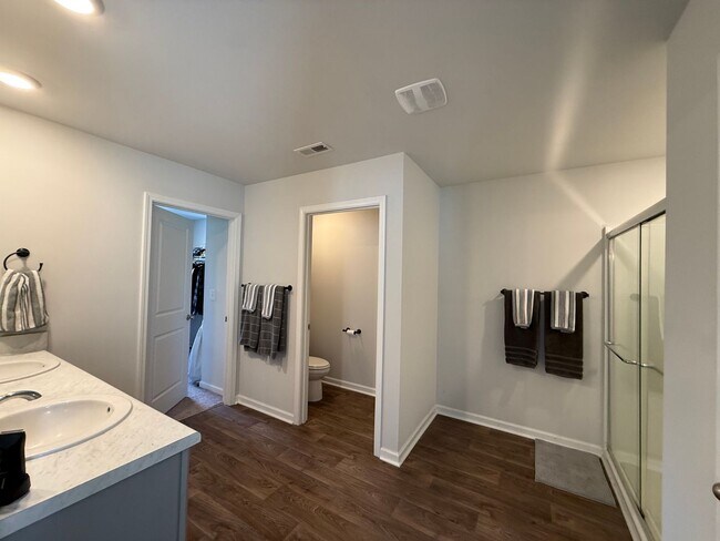 Building Photo - Fully Furnished - Move in Ready - Less than 12 month lease in SNEADS FERRY
