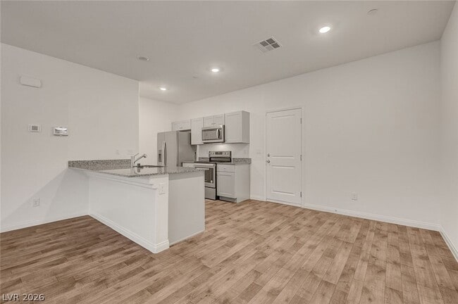 Building Photo - 4153 Lunar Cyn Ave
