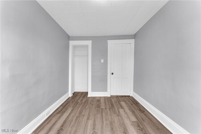 Building Photo - 11702 Brookfield Ave