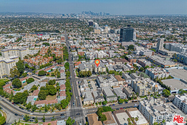 Building Photo - 600 Ridgeley Dr