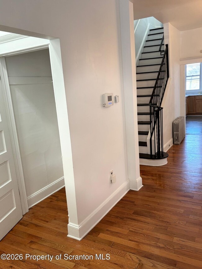 Building Photo - 719 Hemlock St