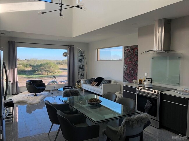 Building Photo - 10 Palm Shores