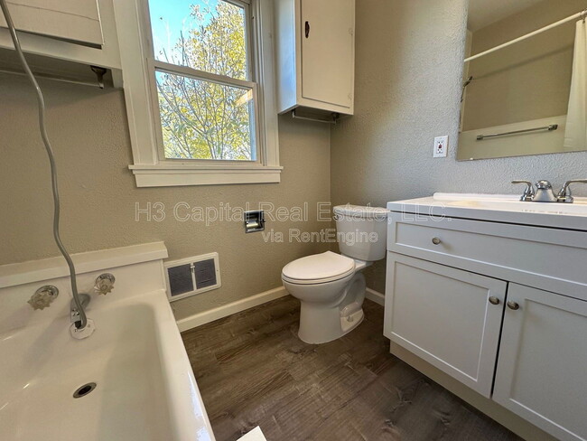 Building Photo - 114 N Missouri Ave