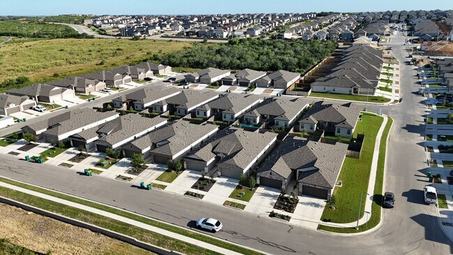 Building Photo - 9306