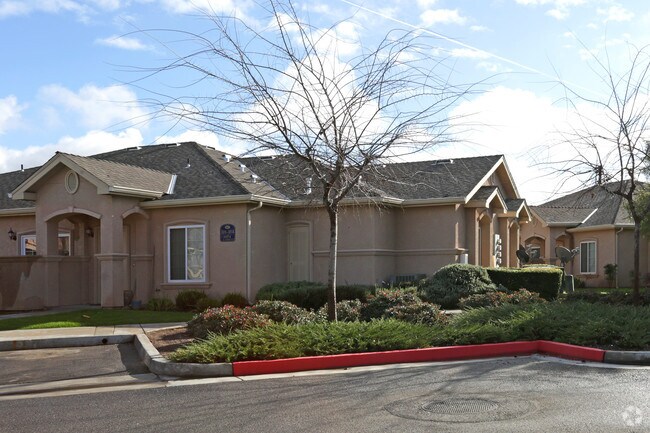 Building Photo - Horizons West