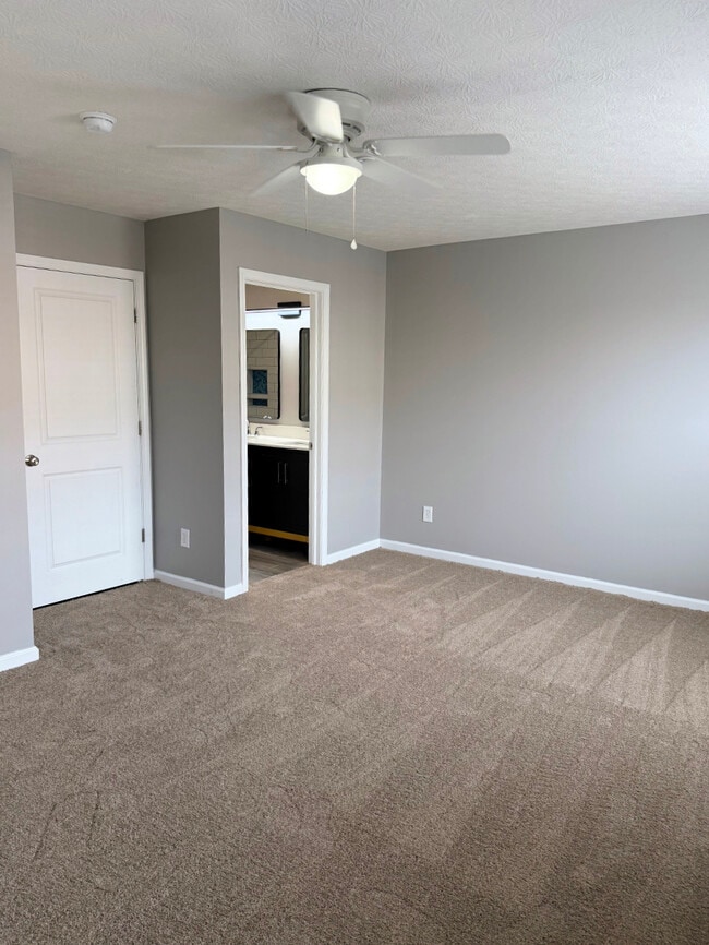 Building Photo - 2420 Aristocracy Cir