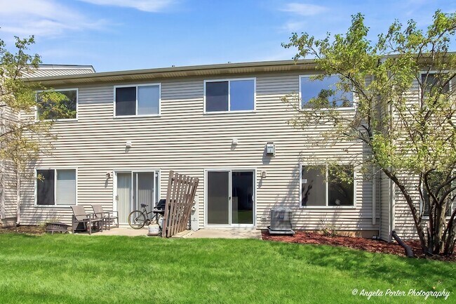 Building Photo - 376 N Patriot Dr