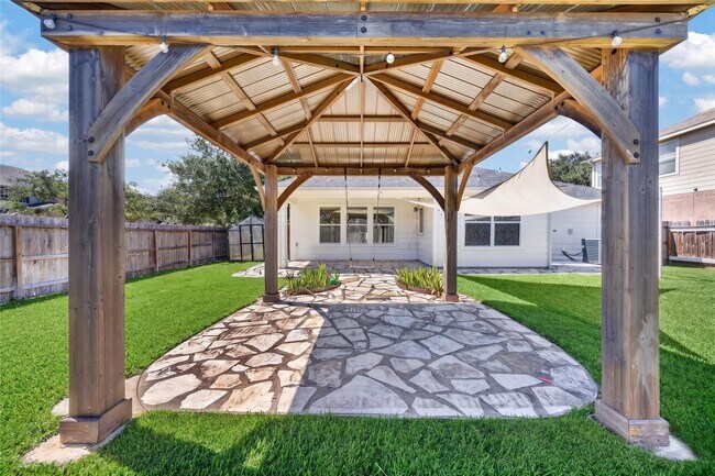 Building Photo - 18211 Doral Rock Ct