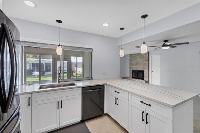 Building Photo - 3313 Pembrook Dr