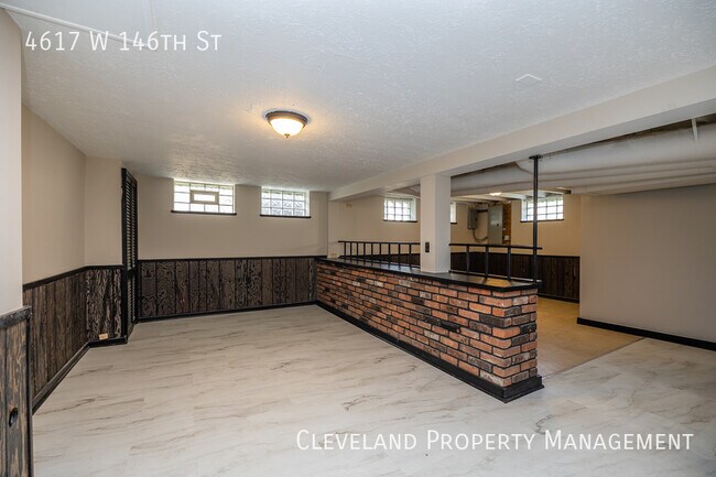 Building Photo - Beautifully Renovated Bungalow