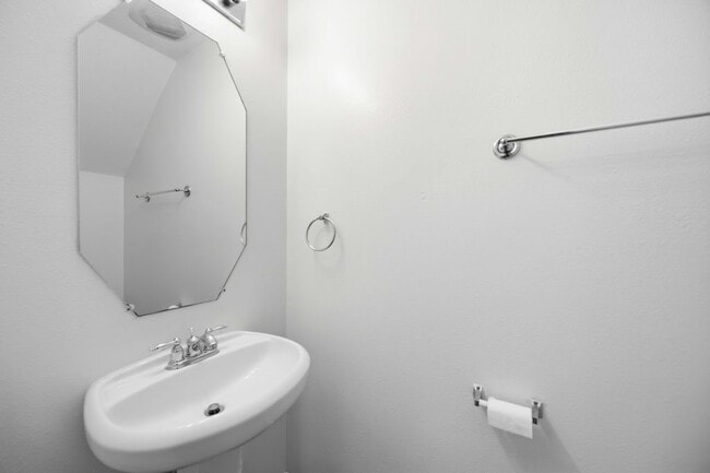 Building Photo - 14015 Crossvale Ln