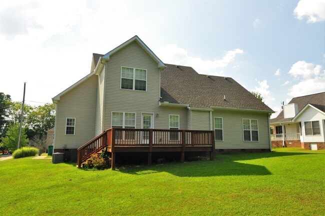Building Photo - 1343 Ambleside Dr