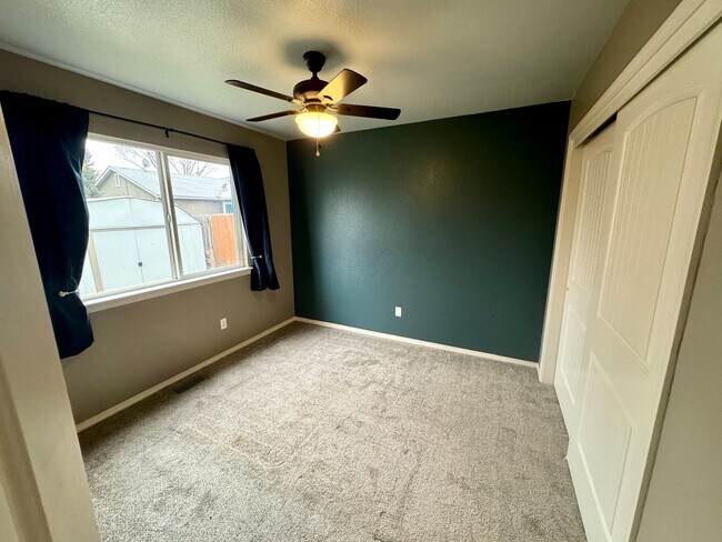 Building Photo - Beautiful Home in Prime Meridian Location