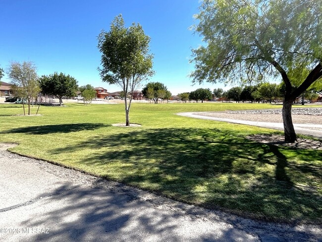 Building Photo - 2155 E Calle Gran Desierto