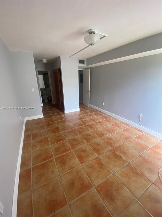 Building Photo - 8810 SW 123rd Ct