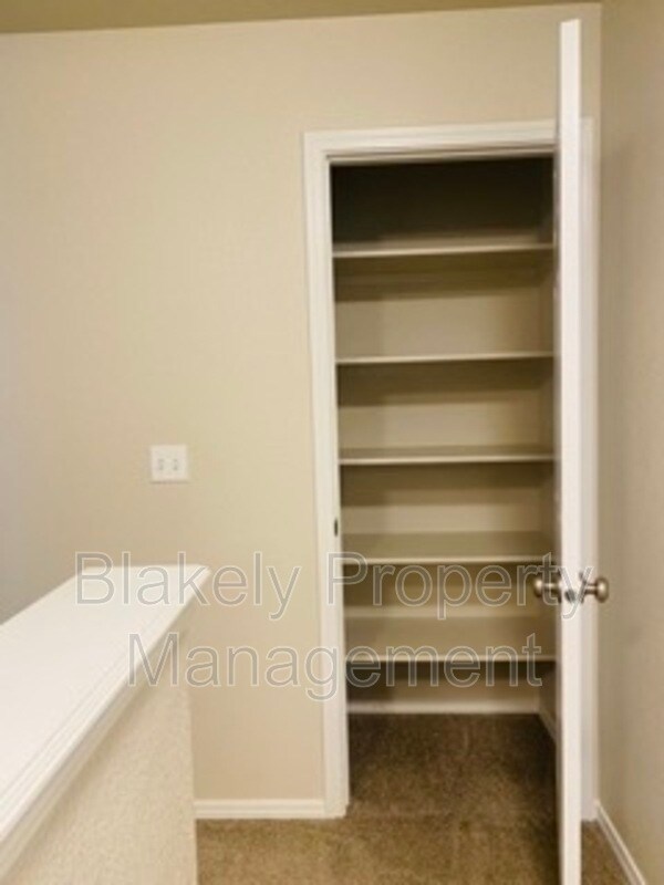 Building Photo - 13513 Palm Beach Dr
