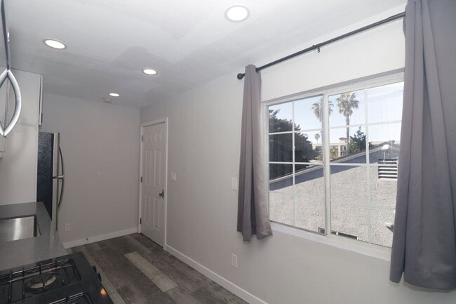 Building Photo - 4239 Swift Ave